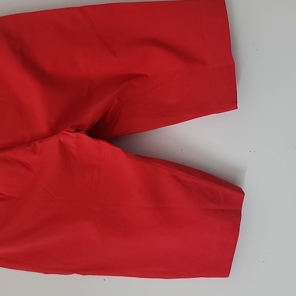 Theory Yanera Red Cotton Stretch Bermuda Walking Shorts Size 2 - Picture 9 of 11